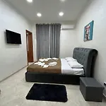Dora House Valentino *