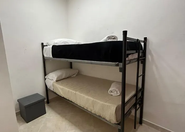 Dora House Valentino * 那不勒斯