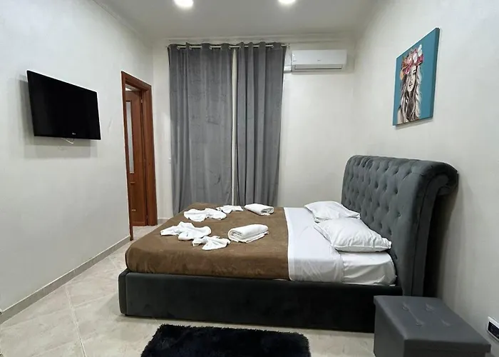 Dora House Valentino *